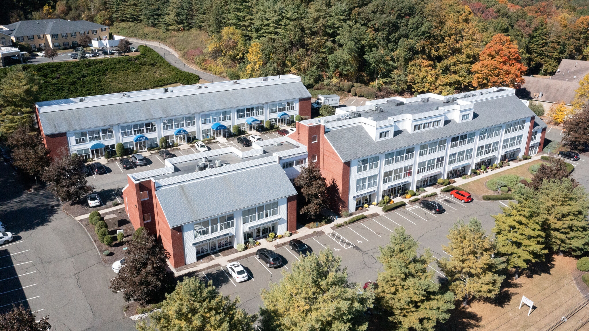 246 Federal Rd, Brookfield, CT for sale Primary Photo- Image 1 of 6