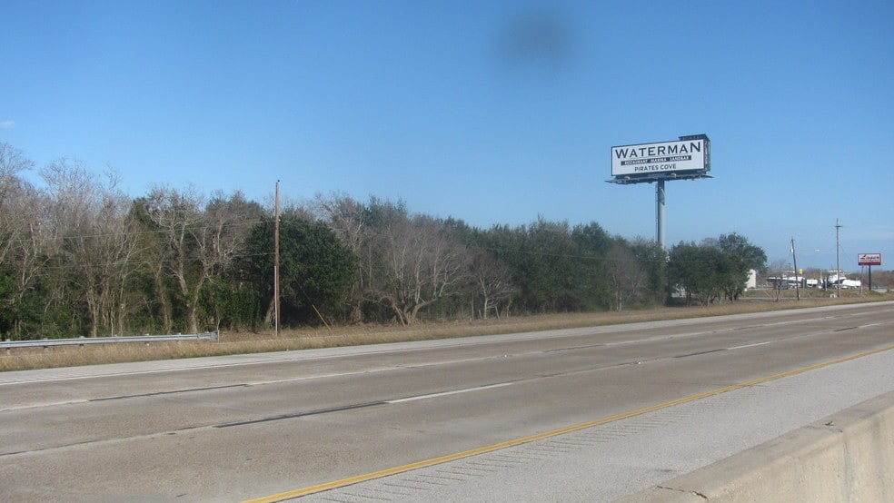 2000 Gulf Fwy, La Marque, TX 77568