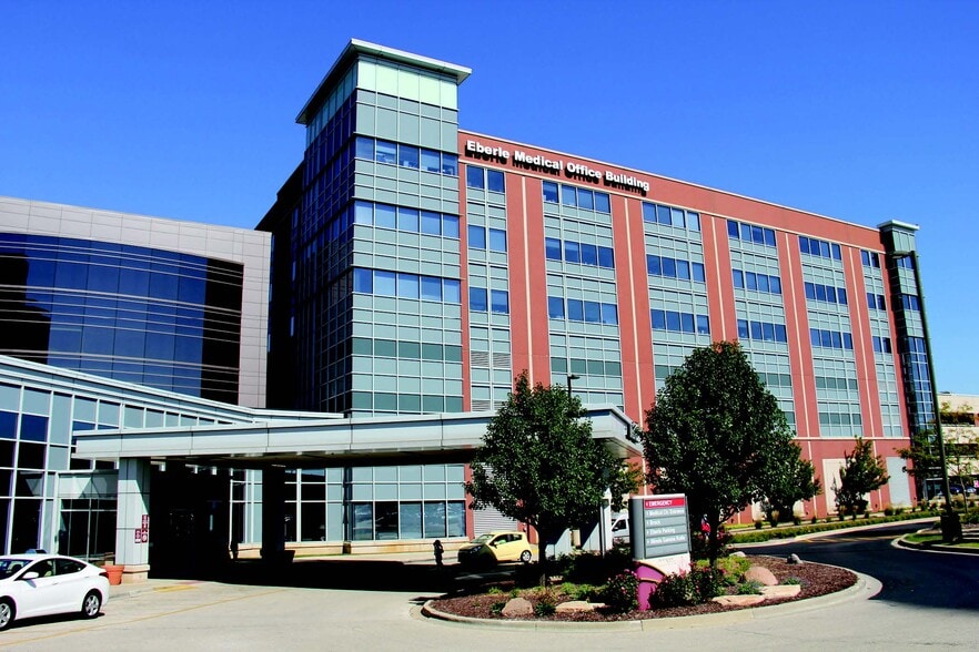 800 Biesterfield Rd, Elk Grove Village, IL for lease - Building Photo - Image 3 of 16