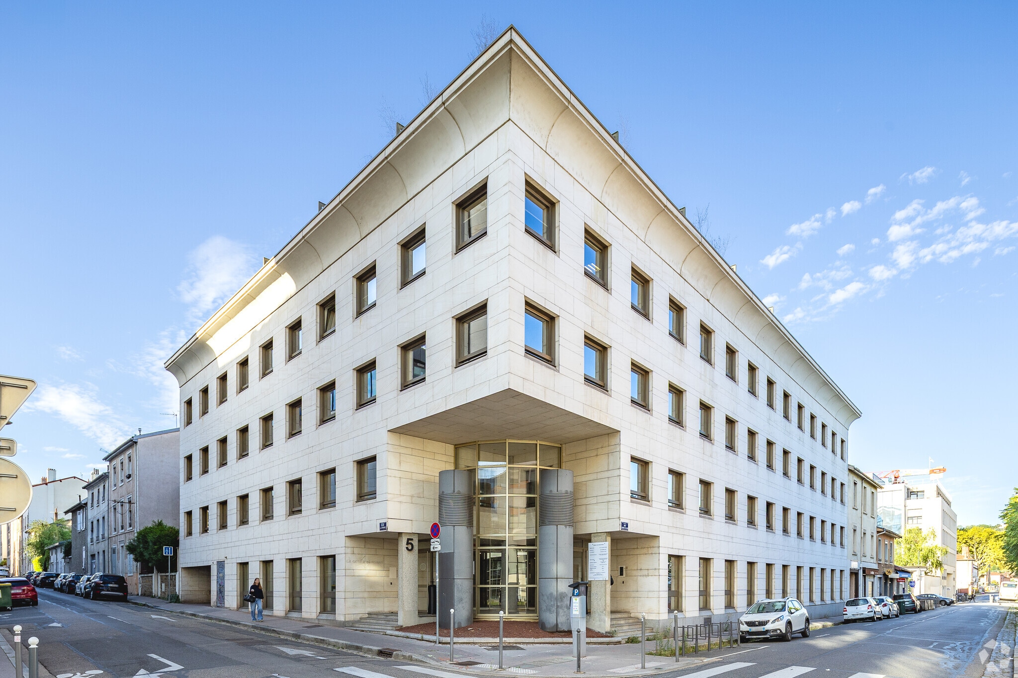 5 Rue Gorge De Loup, Lyon for lease Primary Photo- Image 1 of 4