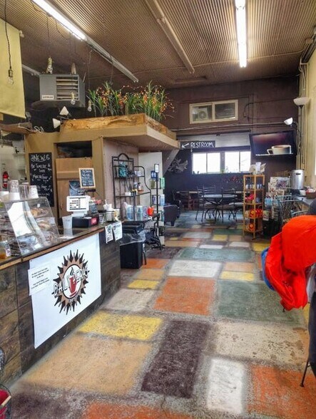 110 E 5th St, Walsenburg, CO for sale - Interior Photo - Image 3 of 54