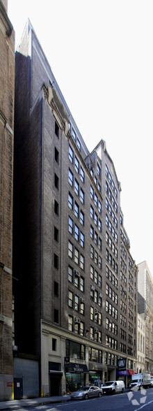 242-252 W 36th St, New York, NY for lease - Building Photo - Image 3 of 7