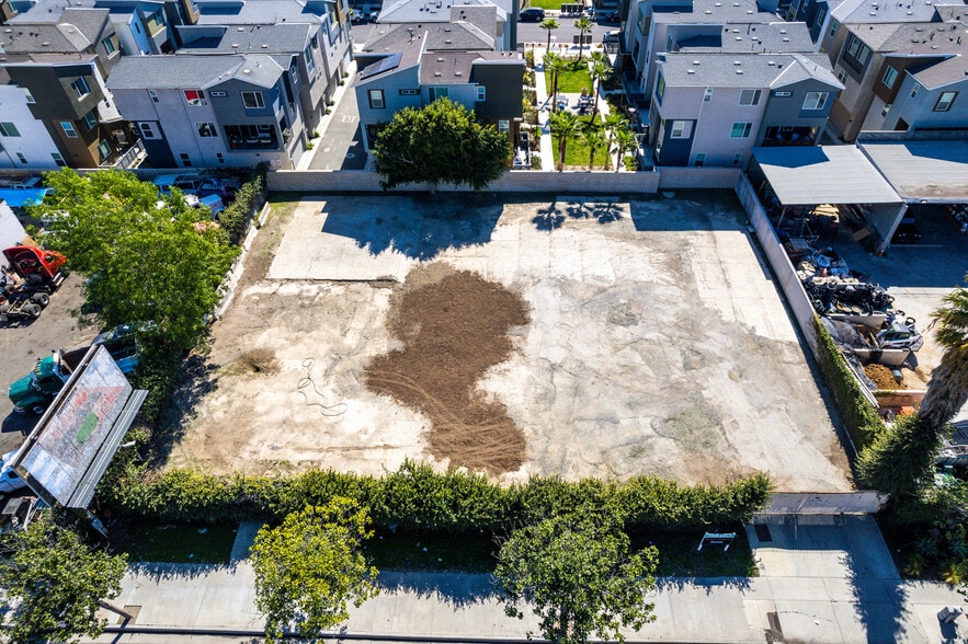 922 E 4th St, Santa Ana, CA for sale - Primary Photo - Image 1 of 6