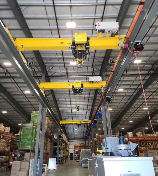 Overhead Crane Included! - Warehouse