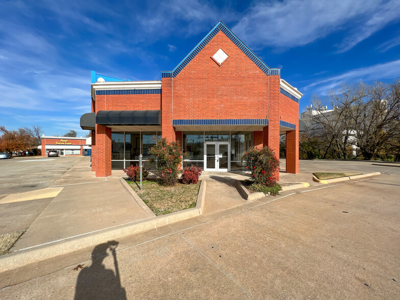 5959 NW Expressway St, Oklahoma City, OK for lease - Building Photo - Image 3 of 27