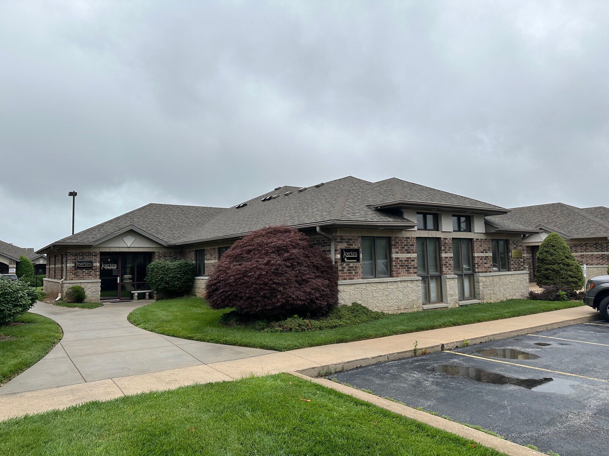 1354 E Kingsley St, Springfield, MO for sale Building Photo- Image 1 of 1