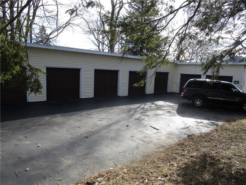 1051 Main St, West Warwick, RI for sale - Building Photo - Image 1 of 1