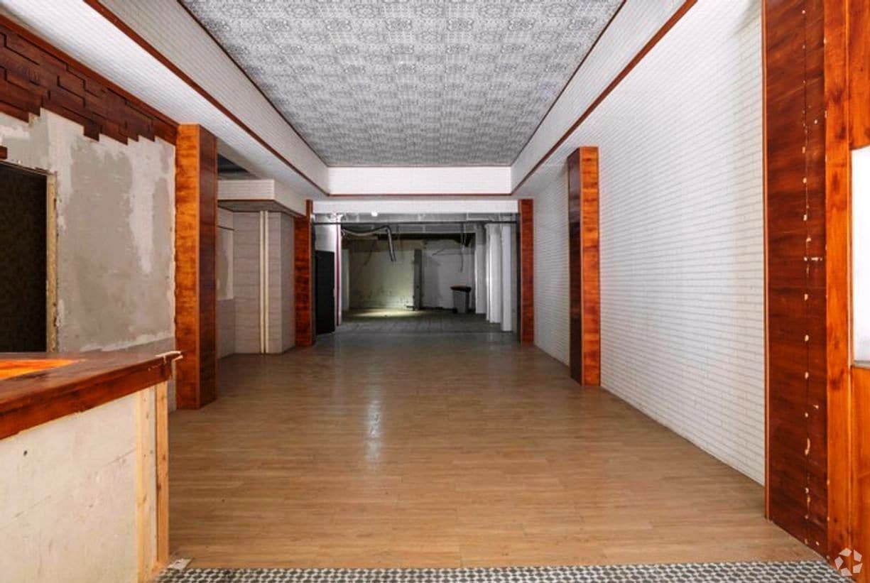 Madrid, MAD 28045 -  -  - Interior Photo - Image 1 of 22