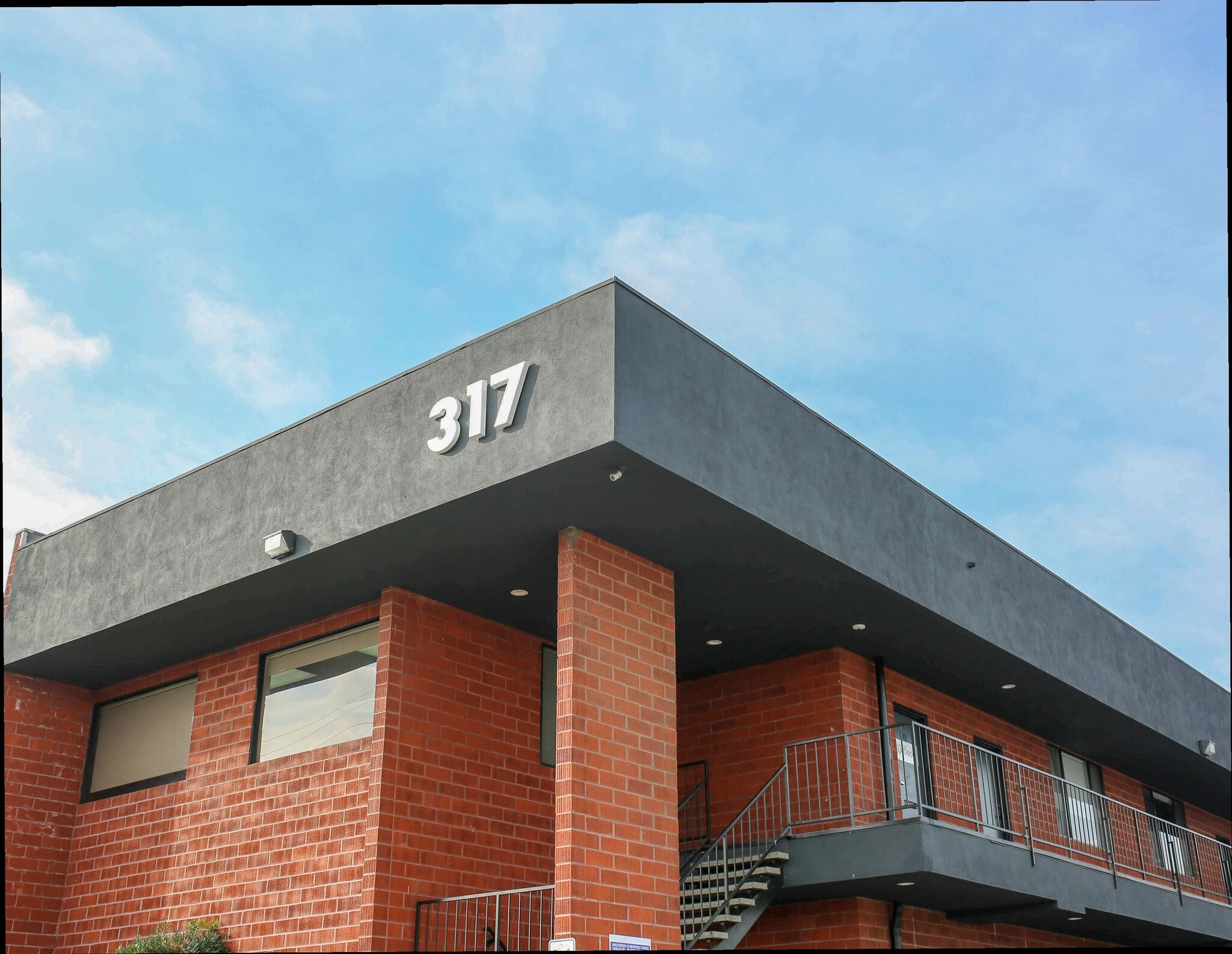317 S Isis Ave, Inglewood, CA for lease Building Photo- Image 1 of 7