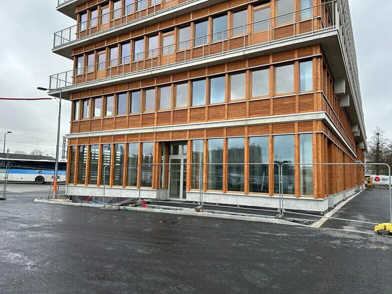 Retail in Rennes for lease - Building Photo - Image 2 of 5