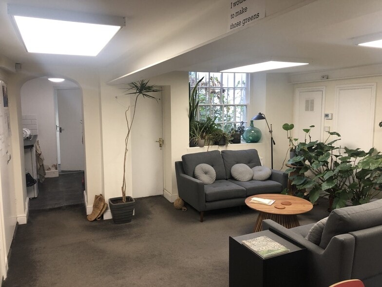 6 Marlborough Pl, Brighton for lease - Interior Photo - Image 2 of 3