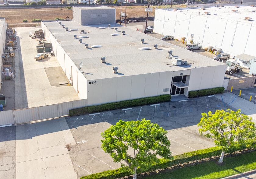 15535 Texaco Ave, Paramount, CA for sale - Building Photo - Image 1 of 6