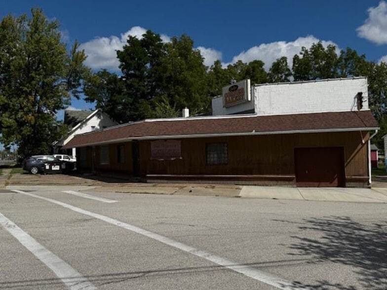 501 Lake Ave, Elyria, OH for sale - Primary Photo - Image 1 of 13