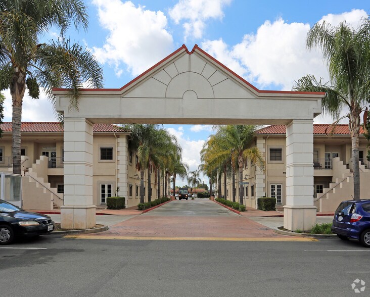 1937 W Chapman Ave, Orange, CA for sale - Building Photo - Image 3 of 7