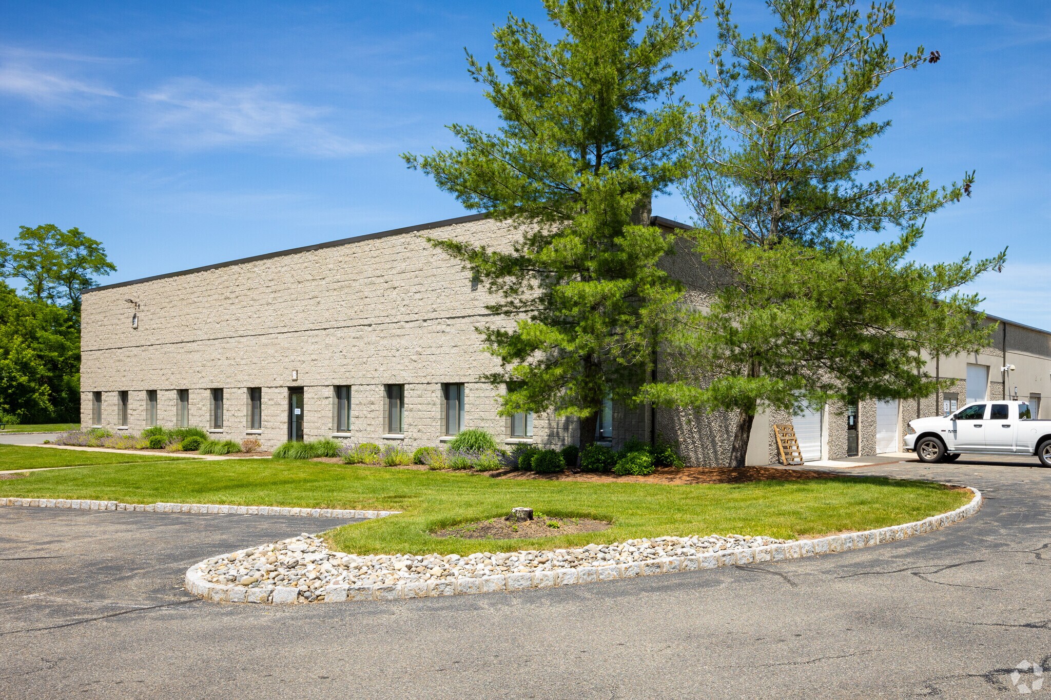 11 Melanie Ln, East Hanover, NJ for sale Building Photo- Image 1 of 1