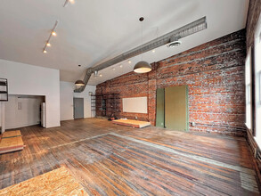 314 Cordova St W, Vancouver, BC for lease Interior Photo- Image 2 of 2