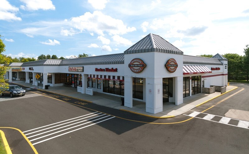 1021-1045 Broad St, Shrewsbury, NJ for lease - Building Photo - Image 3 of 9