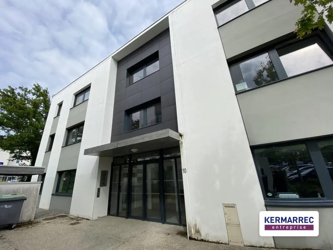 Office in Chartres-de-Bretagne for sale Building Photo- Image 1 of 3