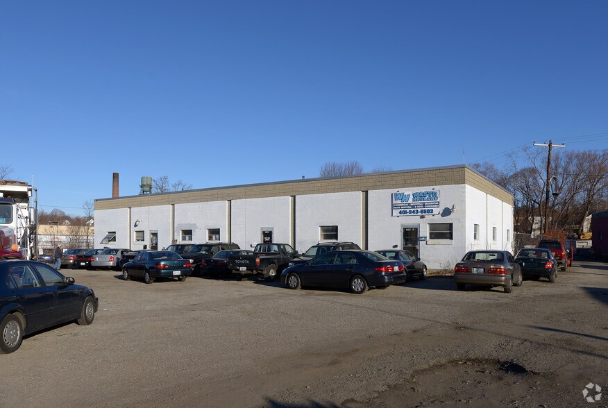 105 Fletcher Ave, Cranston, RI for sale - Primary Photo - Image 1 of 1