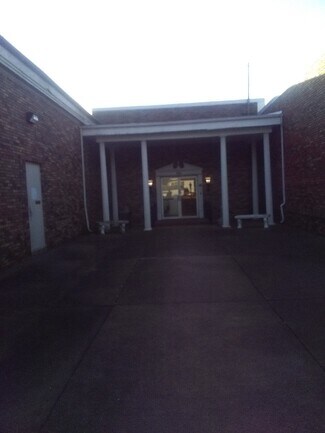 More details for 714 Kaderly St NW, New Philadelphia, OH - Flex for Lease