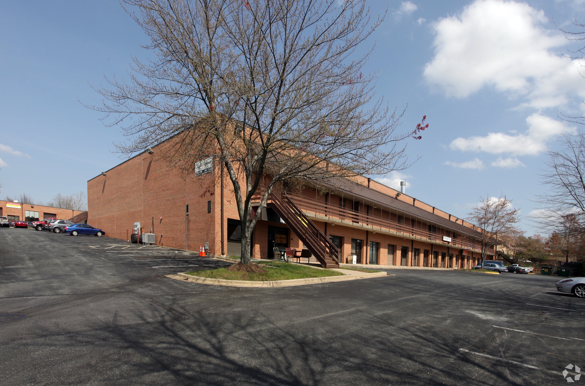 7901-7905 Cessna Ave, Gaithersburg, MD for lease Primary Photo- Image 1 of 23