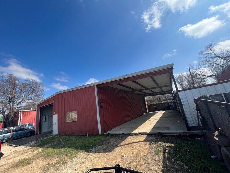 104 Industrial Dr, Kennedale, TX for sale - Building Photo - Image 2 of 12