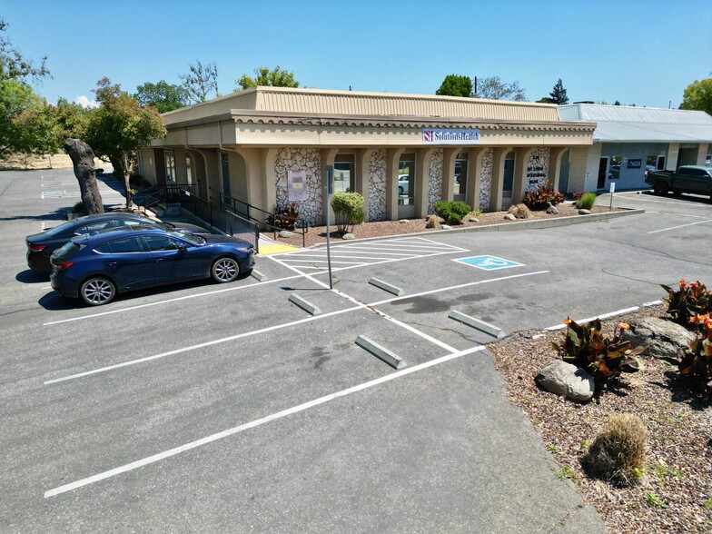 572 Rio Lindo Ave, Chico, CA for lease - Building Photo - Image 2 of 8