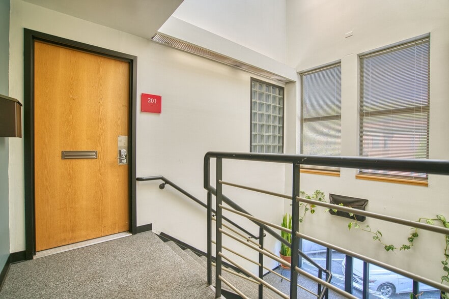 1100 Spruce St, Boulder, CO for lease - Interior Photo - Image 2 of 16