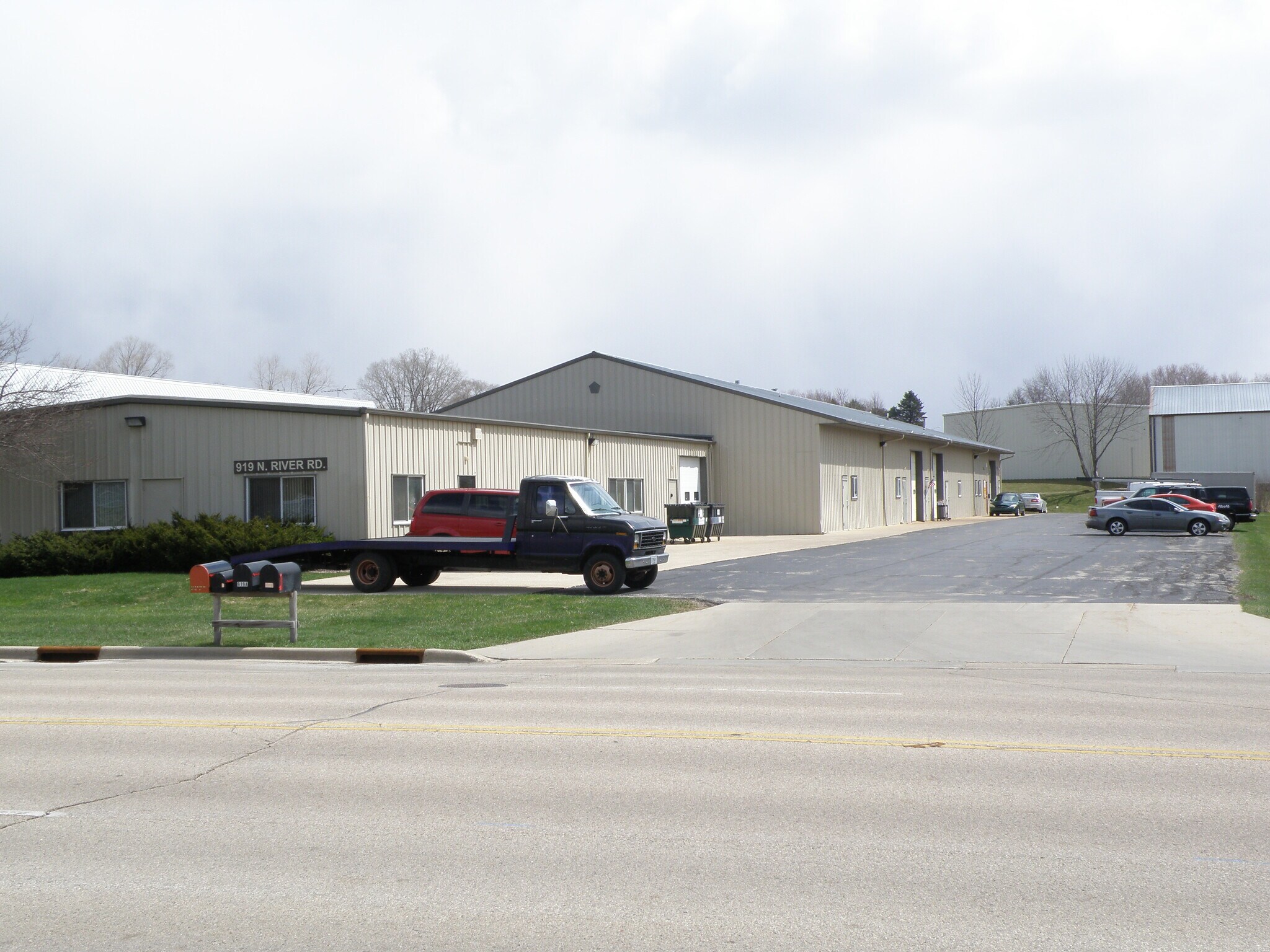 919 N River Rd, West Bend, WI for sale Building Photo- Image 1 of 1