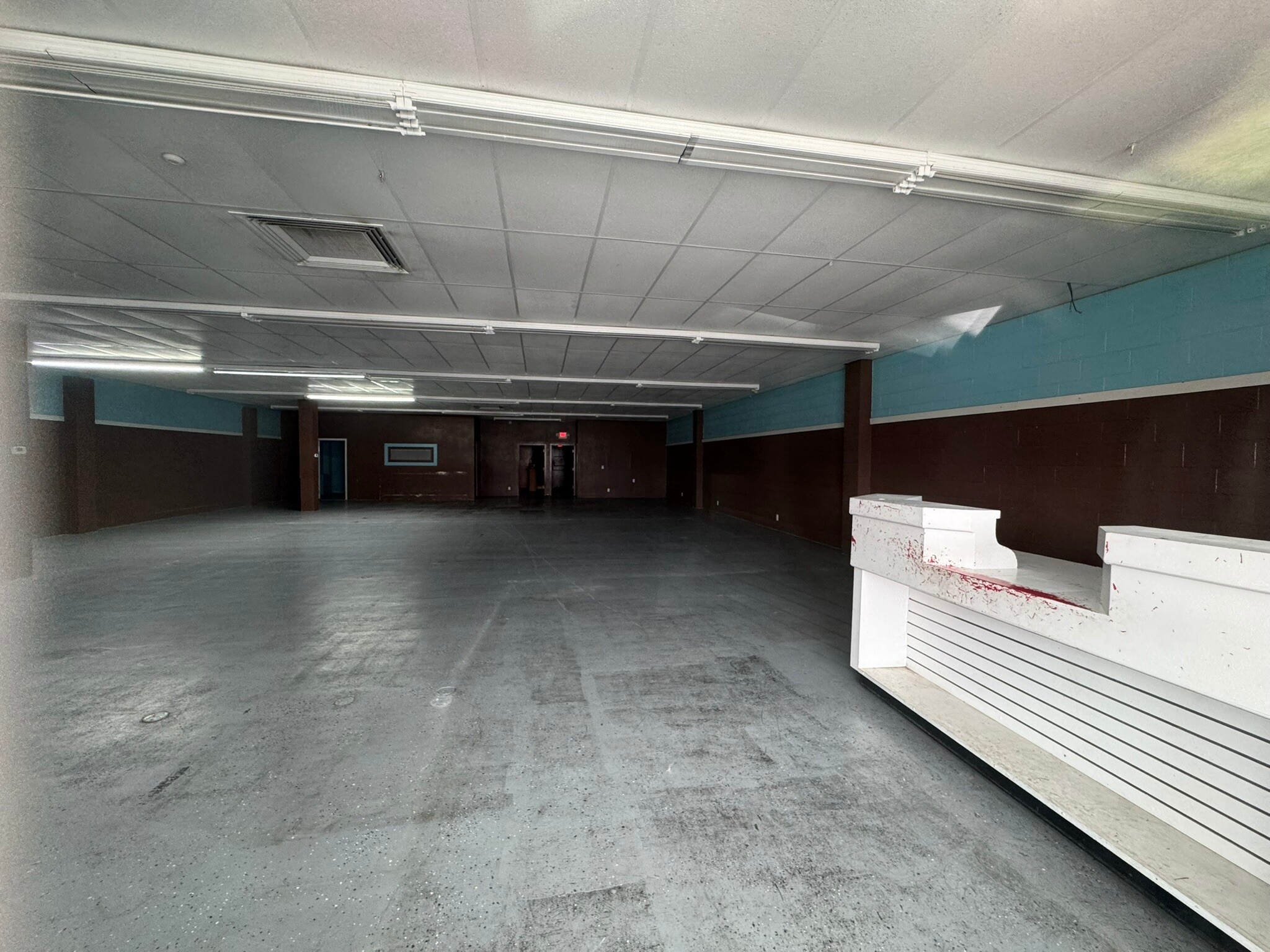 151 N Douglas Blvd, Winston, OR for lease Interior Photo- Image 1 of 3