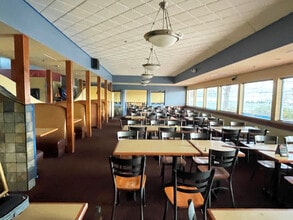 950 Seneca Rd, Eugene, OR for sale Interior Photo- Image 2 of 4