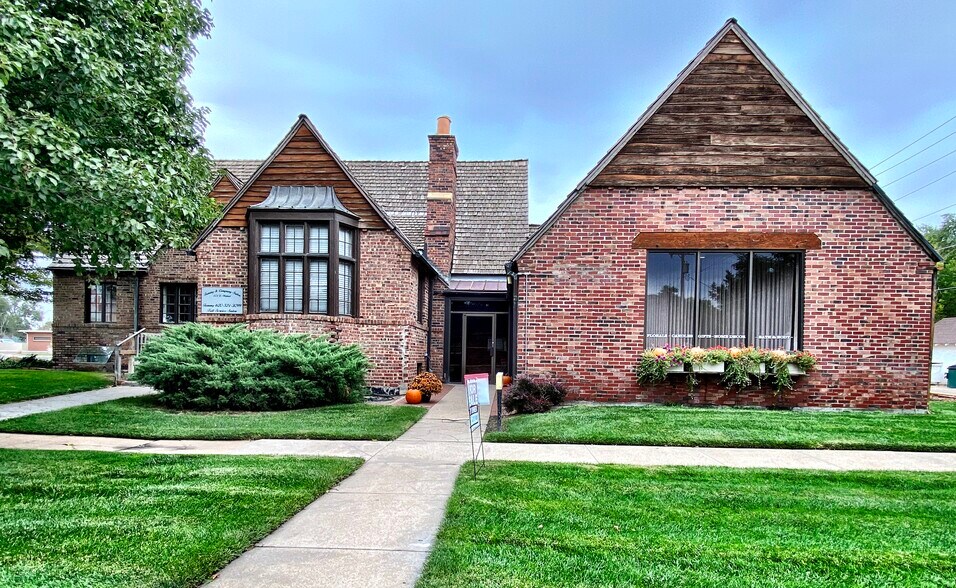 103 E Walnut St, Garden City, KS 67846