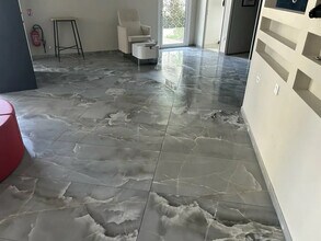 Retail in La Verpillière for sale Interior Photo- Image 2 of 4