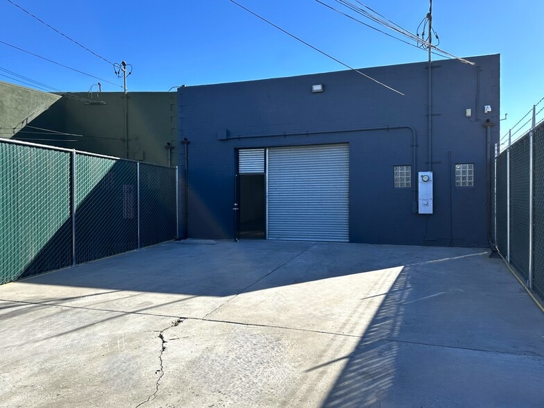 6819 West Blvd, Inglewood, CA for lease - Building Photo - Image 1 of 15
