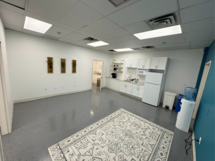 46 Deforest Ave, East Hanover, NJ for lease - Interior Photo - Image 2 of 8