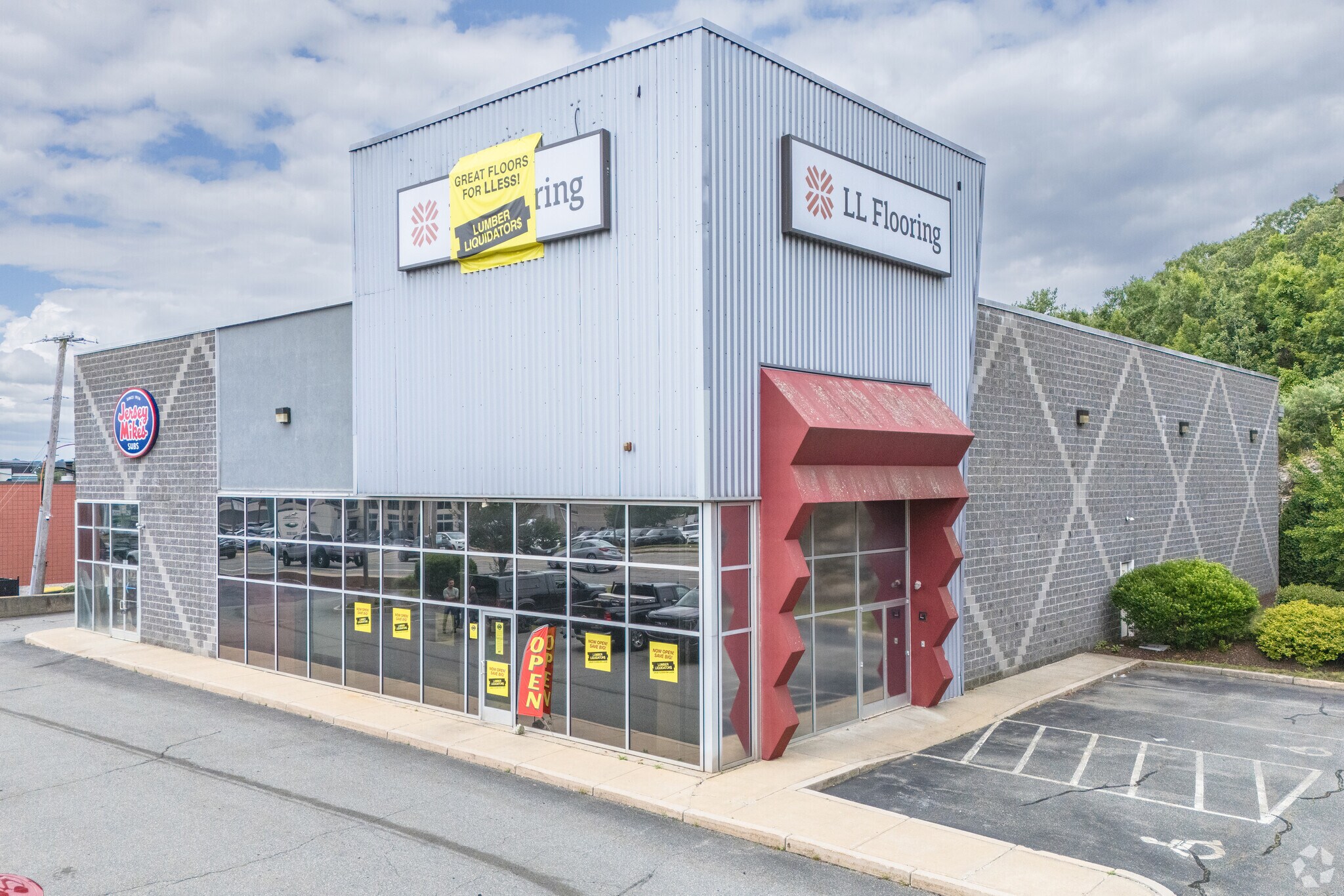 1301 Bald Hill Rd, Warwick, RI for sale Primary Photo- Image 1 of 1