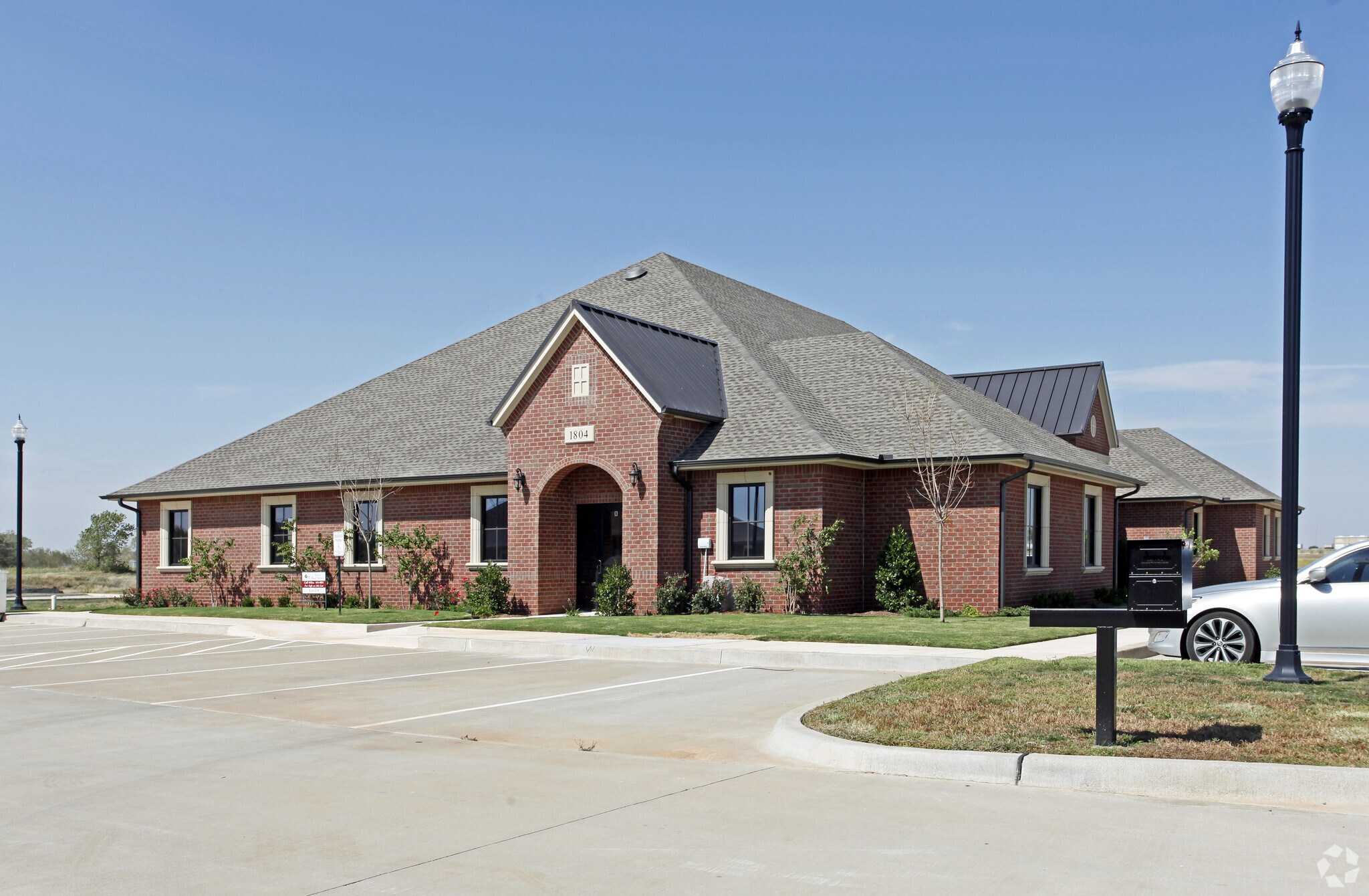 1804 Commons Cir, Yukon, OK for sale Primary Photo- Image 1 of 1