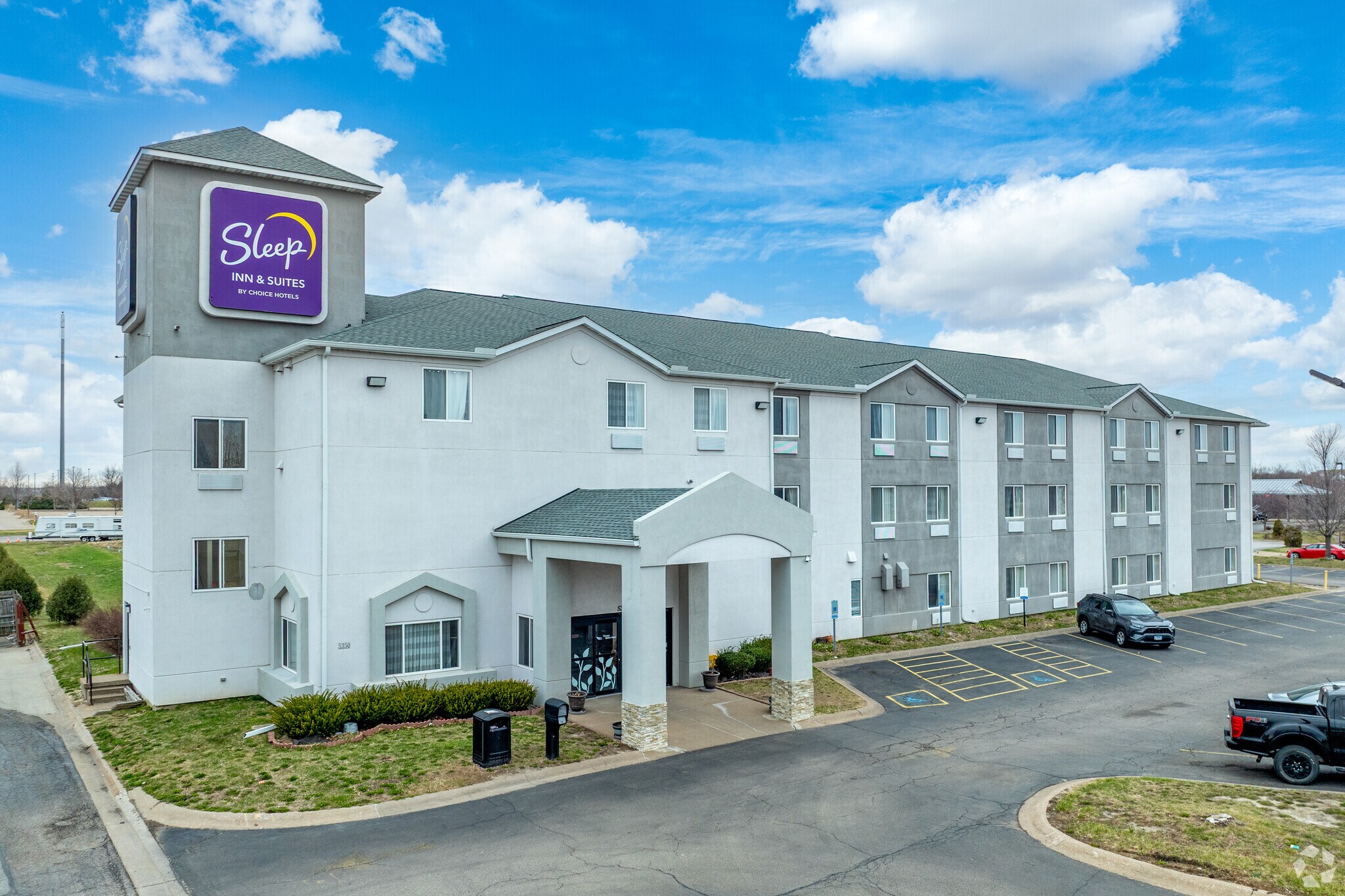 5350 Elmore Ave, Davenport, IA for sale Primary Photo- Image 1 of 1