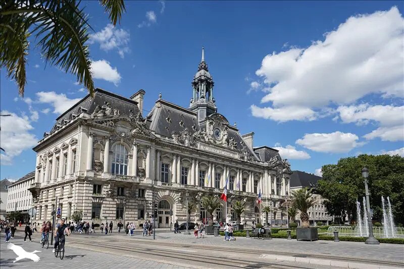 Retail in Tours for sale Building Photo- Image 1 of 5