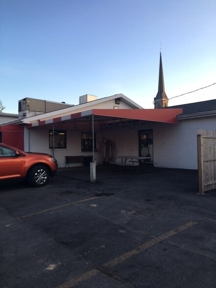 118 W Center St, Medina, NY for sale - Building Photo - Image 1 of 1