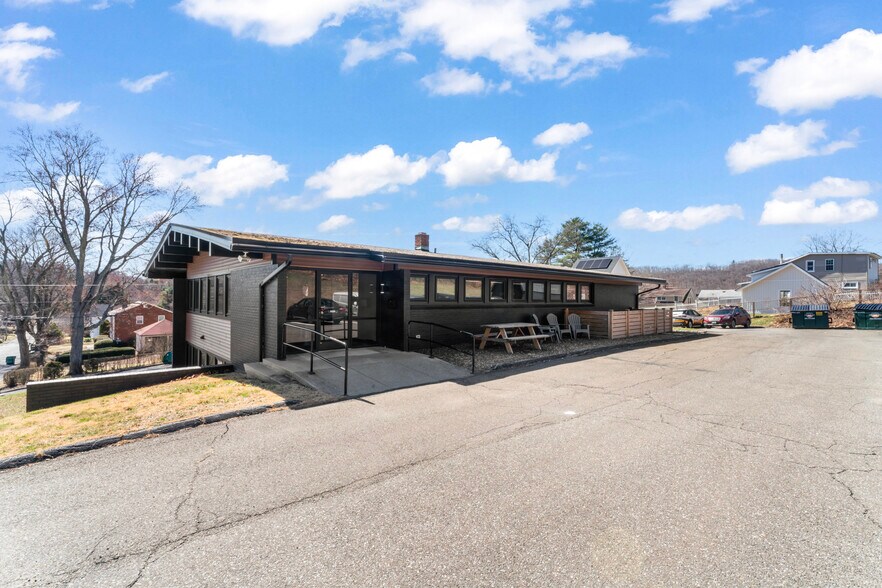 17 Westerman Ave, Seymour, CT for sale - Building Photo - Image 1 of 1