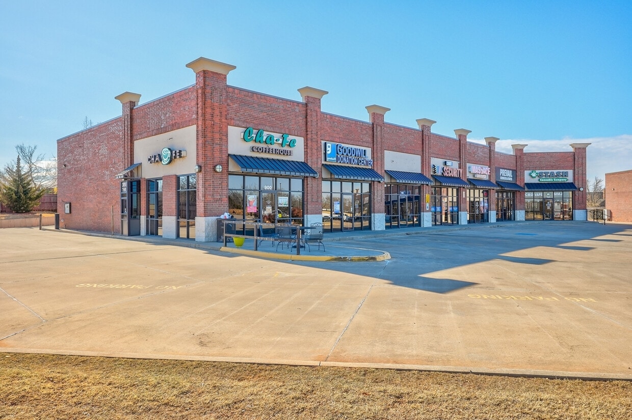 900-1016 NW 150th St, Edmond, OK for lease Building Photo- Image 1 of 7