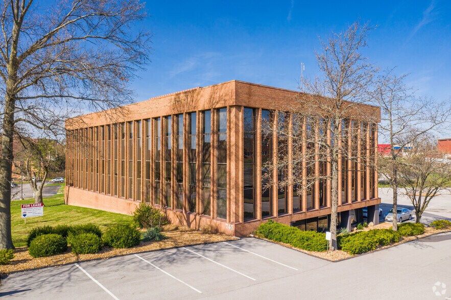 745 Craig Rd, Creve Coeur, MO for lease - Building Photo - Image 1 of 2