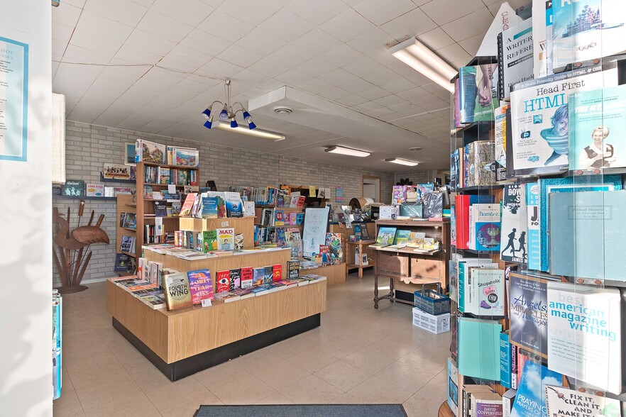 302 Collins Ave, Oconto, WI for sale - Building Photo - Image 3 of 23