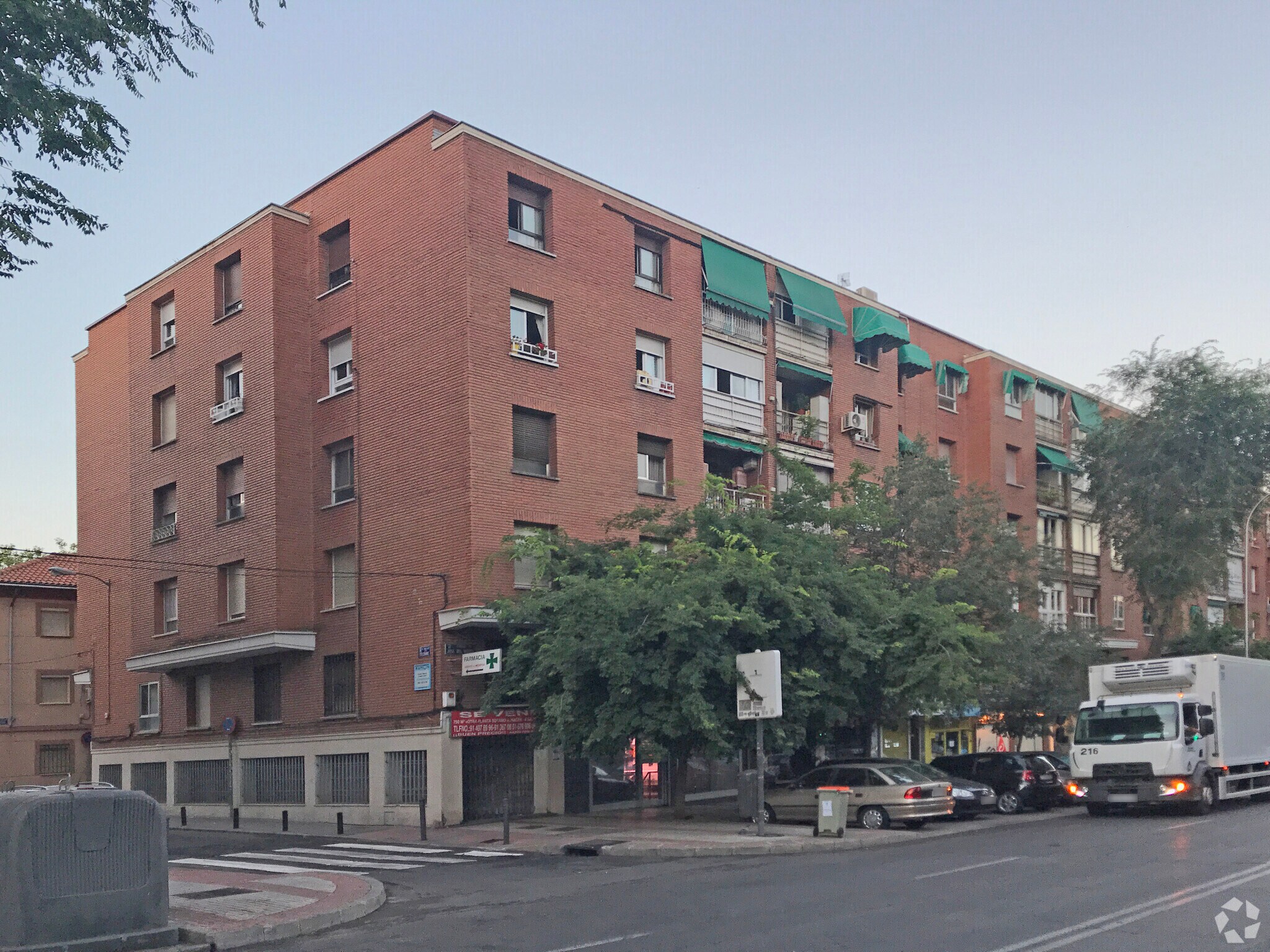 Calle de José del Hierro, 52, Madrid, Madrid for sale Primary Photo- Image 1 of 1