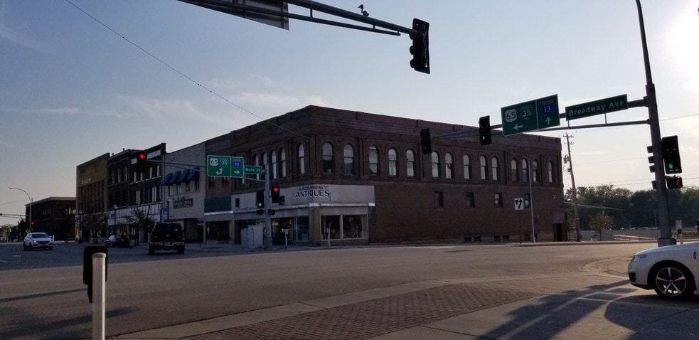 302 S Broadway Ave, Albert Lea, MN for sale - Primary Photo - Image 2 of 13