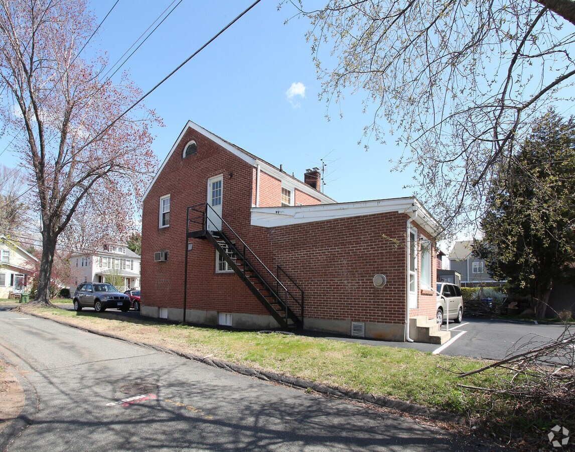 266 Hebron Ave, Glastonbury, CT 06033