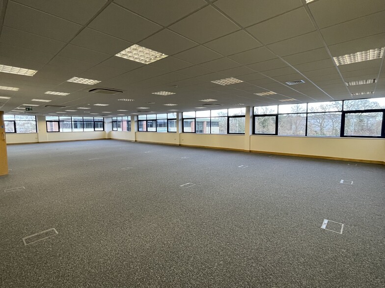 York House, Swindon for lease - Interior Photo - Image 2 of 5