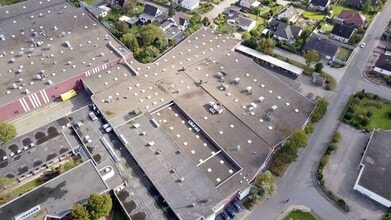 for lease Building Photo- Image 2 of 4