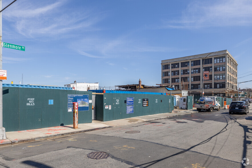 241 Glenmore Ave, Brooklyn, NY for sale - Primary Photo - Image 1 of 1